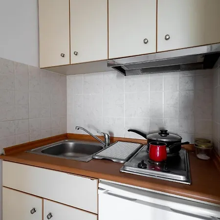 Elia Mini 5 * Larissa